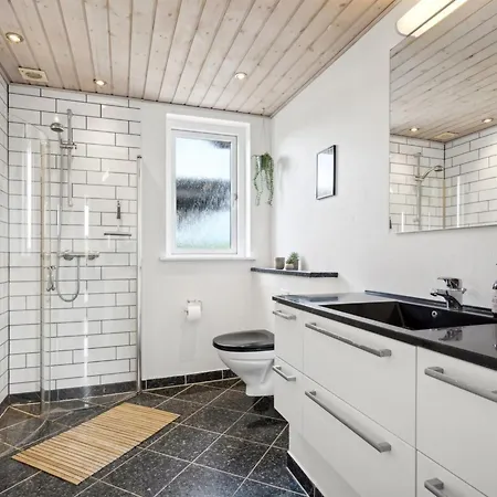 Semesterbostad Hakan - 900m From The Sea By Interhome *